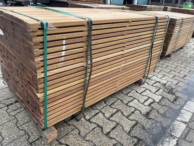 Guyana ipé planken geschaafd 1550x70x25mm (273x) - afbeelding 2 van  3