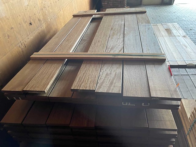 Guyana ipé planken geschaafd 1850x145x21mm (20x) - afbeelding 1 van  3