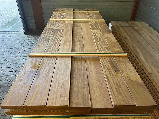 Guyana ipé planken geschaafd 2750x145x21mm (26x) - afbeelding 1 van  3
