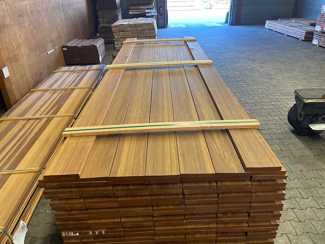 Guyana ipé planken geschaafd 3050x145x21mm (114x) - afbeelding 1 van  3
