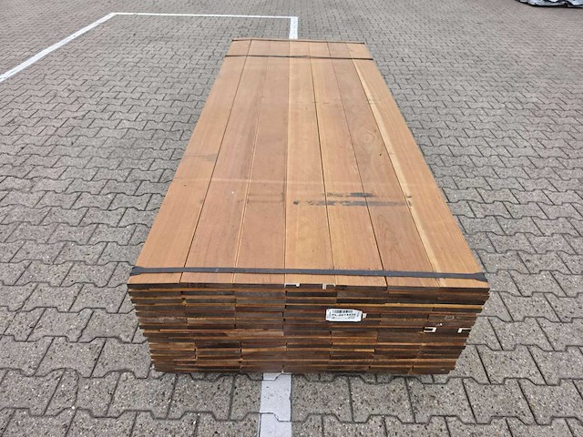 Guyana ipé planken geschaafd 3350-3950x140x21mm (81x) - afbeelding 1 van  3