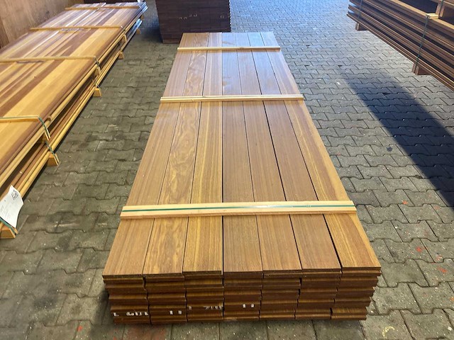 Guyana ipé planken geschaafd 3350x145x21mm (70x) - afbeelding 1 van  3