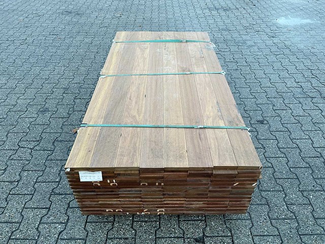 Guyana ipé planken geschaafd 3650-3950x120x21mm (76x) - afbeelding 1 van  4