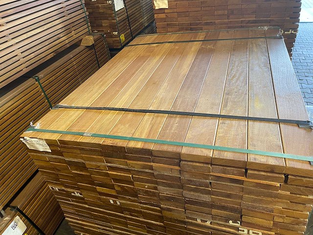 Guyana ipé planken geschaafd 4300x90x25mm (93x) - afbeelding 1 van  4