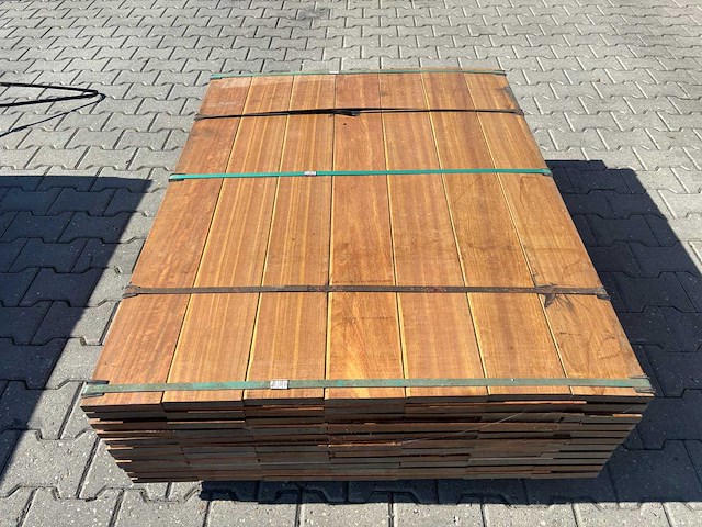 Guyana ipé planken geschaafd 650-1250x140x25mm (136x) - afbeelding 1 van  3