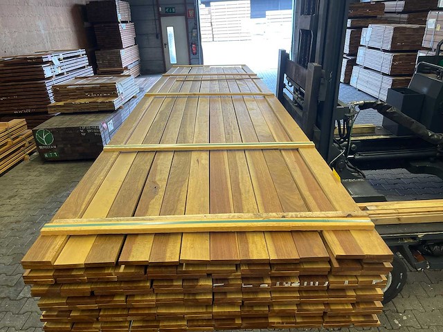 Guyana ipé planken geschaafd country grade 4500x90x18mm (134x) - afbeelding 1 van  3