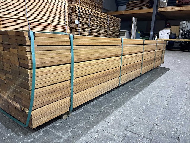 Guyana teak - plank geschaafd - 4250x90x21mm (88x) - afbeelding 2 van  4