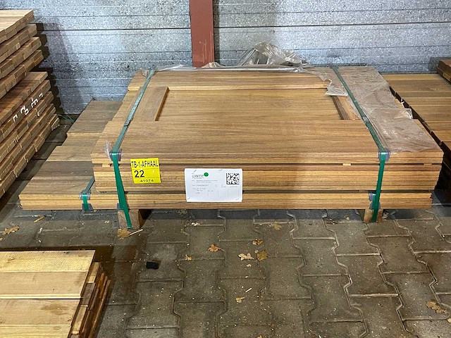 Guyana teak - plank geschaafd - hardhout (66x) - afbeelding 1 van  2