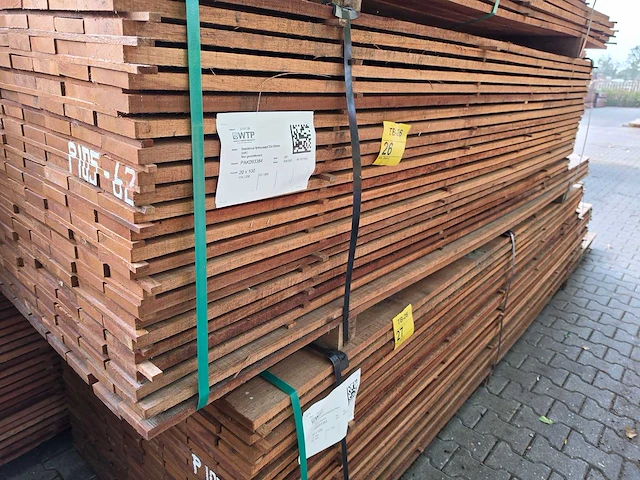 Guyana teak beschoeiingsplanken 2500-3000x100x20mm (207x) - afbeelding 4 van  4