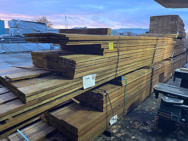 Guyana teak beschoeiingsplanken 4500-5000x150x20mm (142x) - afbeelding 4 van  4