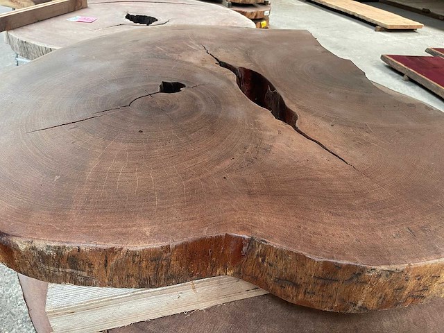 Guyana teak houten schijf 1000mm - afbeelding 1 van  3