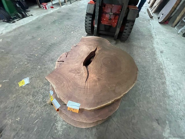 Guyana teak houten schijf 1200mm - afbeelding 2 van  2