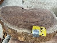 Guyana teak houten schijf 900mm - afbeelding 1 van  3