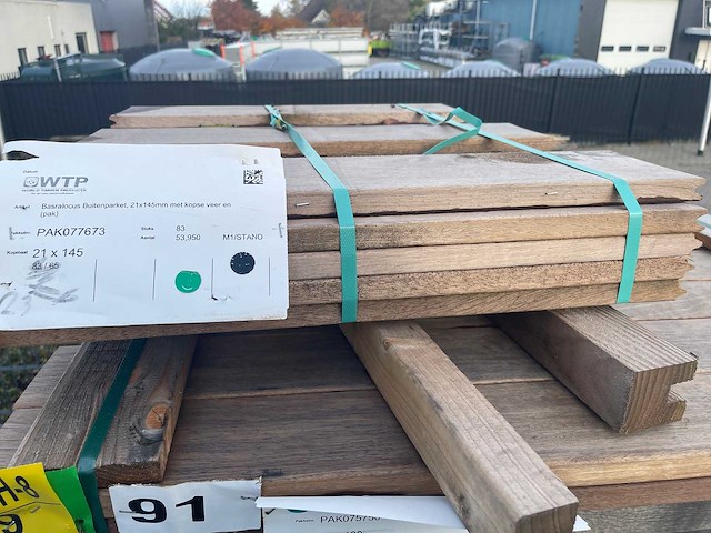 Guyana teak kopse veer en groef (buitenparket) 650x145x21mm (23x) - afbeelding 3 van  3