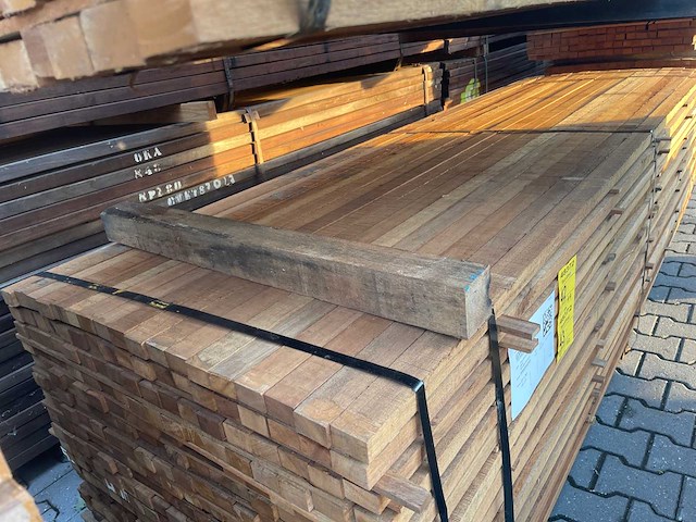 Guyana teak latten fijnbezaagd 3050x50x31mm (162x) - afbeelding 1 van  3