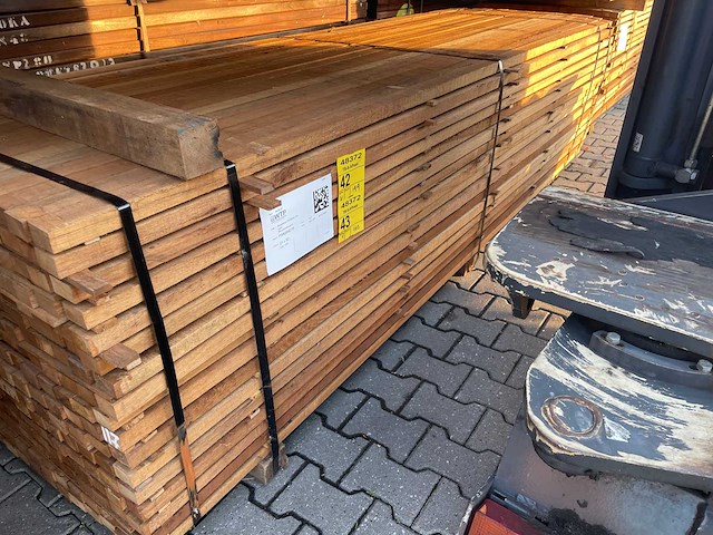 Guyana teak latten fijnbezaagd 3050x50x31mm (162x) - afbeelding 2 van  3