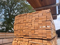 Guyana teak latten fijnbezaagd 3050x80x31mm (96x) - afbeelding 3 van  3