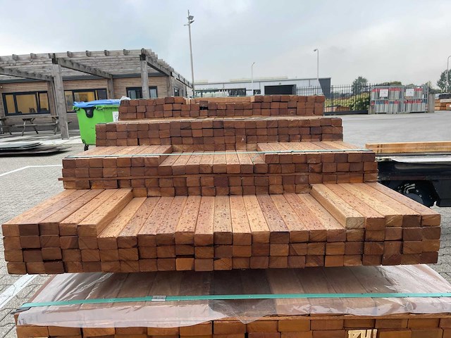 Guyana teak latten geschaafd 1250-2150x40x27mm (292x) - afbeelding 3 van  3