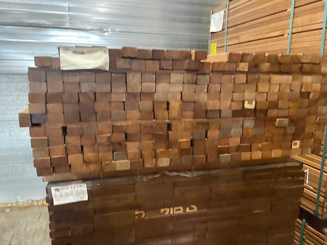 Guyana teak latten geschaafd 1550x40x27mm (273x) - afbeelding 3 van  3
