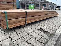 Guyana teak latten geschaafd 2450-3350x40x27mm (196x) - afbeelding 2 van  3