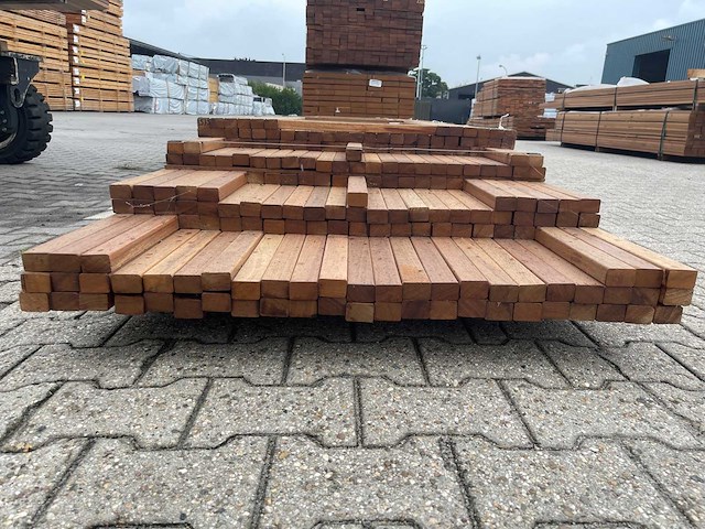 Guyana teak latten geschaafd 2450-3350x40x27mm (196x) - afbeelding 3 van  3