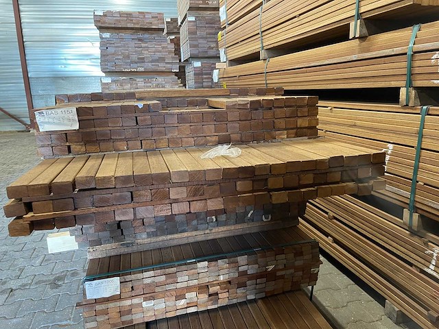Guyana teak latten geschaafd 3350-3650x40x27mm (213x) - afbeelding 3 van  3