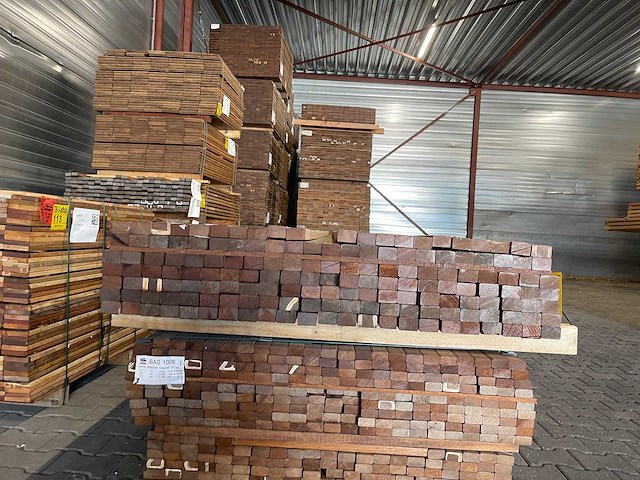 Guyana teak latten geschaafd 3350x40x27mm (159x) - afbeelding 3 van  3