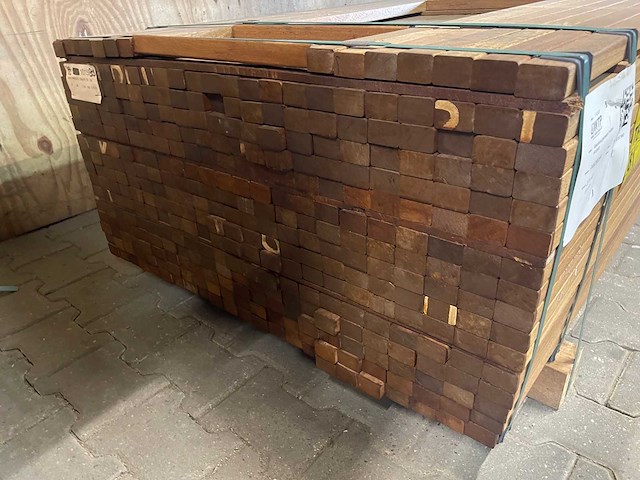 Guyana teak latten geschaafd 3950x40x27mm (129x) - afbeelding 3 van  3