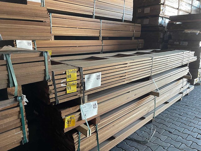 Guyana teak latten geschaafd 3950x40x27mm (66x) - afbeelding 2 van  3