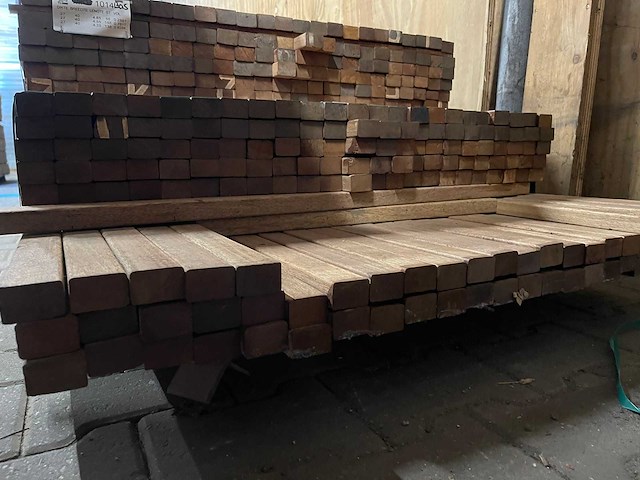 Guyana teak latten geschaafd 4550-4850x40x27mm (213x) - afbeelding 3 van  3