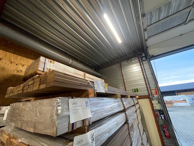 Guyana teak latten geschaafd gevingerlast 4000x90x27mm (38x) - afbeelding 4 van  4