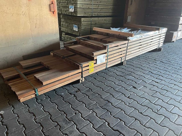 Guyana teak palen geschaafd 1850-2750x45x45mm (77x) - afbeelding 2 van  3
