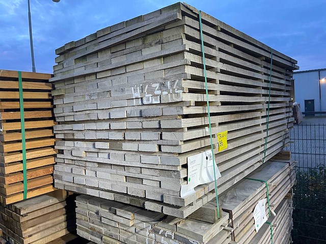 Guyana teak planken fijnbezaagd 2150x108x33mm (153x) - afbeelding 3 van  3