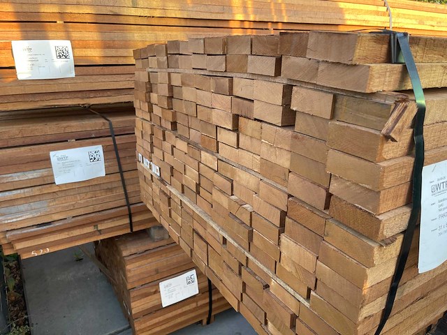 Guyana teak planken fijnbezaagd 3650x80x31mm (204x) - afbeelding 3 van  3