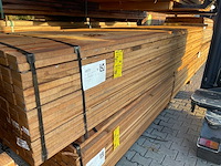 Guyana teak planken fijnbezaagd 4600x80x31mm (84x) - afbeelding 2 van  3