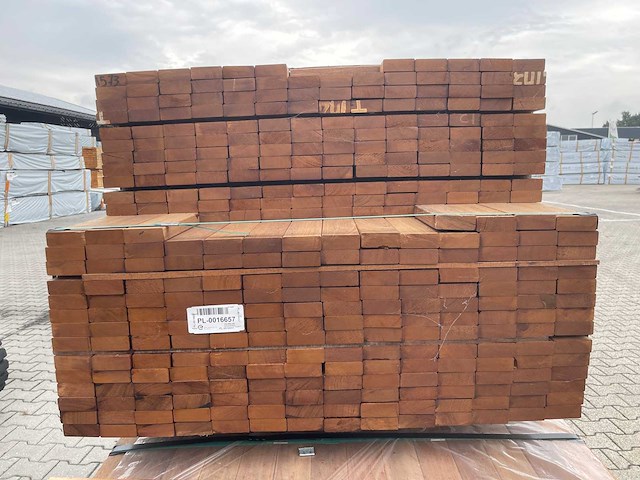 Guyana teak planken geschaafd 1000-1250x70x27mm (347x) - afbeelding 3 van  3
