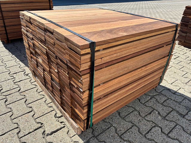 Guyana teak planken geschaafd 1000x145x21mm (189x) - afbeelding 2 van  3