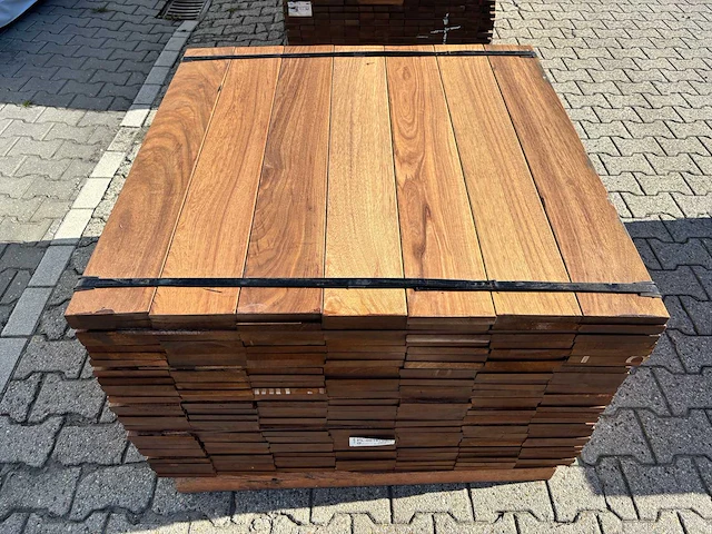 Guyana teak planken geschaafd 1000x145x21mm (189x) - afbeelding 1 van  3