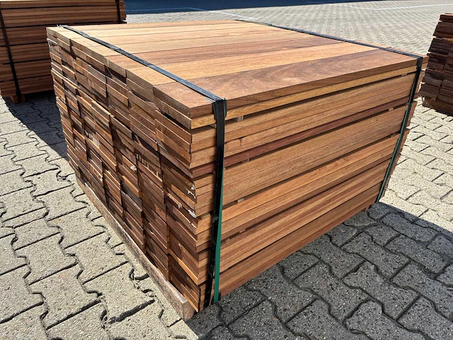 Guyana teak planken geschaafd 1000x145x21mm (189x) - afbeelding 2 van  3