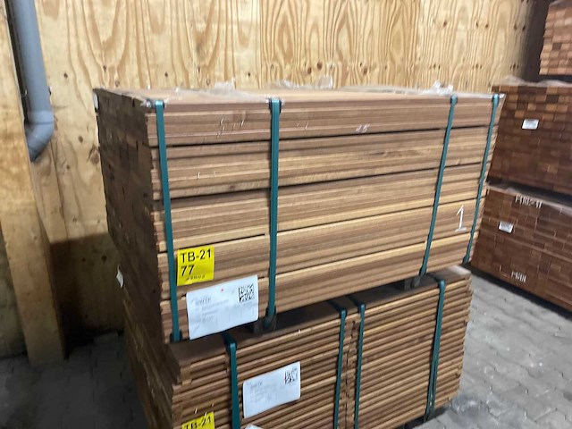 Guyana teak planken geschaafd 1250x145x25mm (168x) - afbeelding 2 van  3