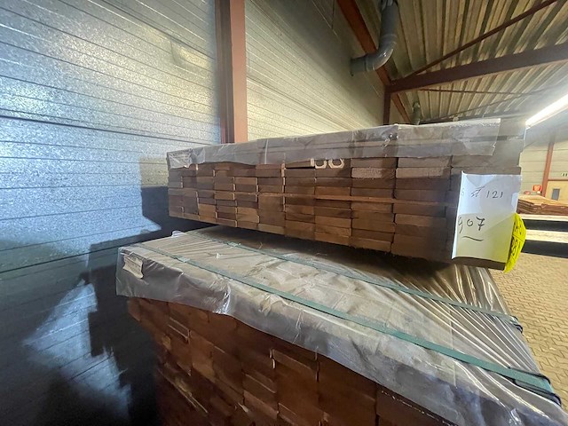 Guyana teak planken geschaafd 1250x90x21mm (121x) - afbeelding 3 van  3