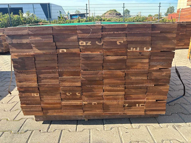 Guyana teak planken geschaafd 1400x145x21mm (189x) - afbeelding 3 van  3