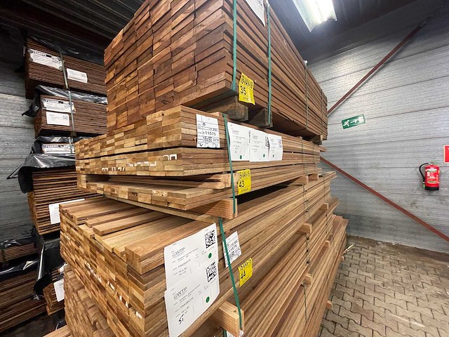 Guyana teak planken geschaafd 1500-2500x90x16mm (208x) - afbeelding 4 van  4