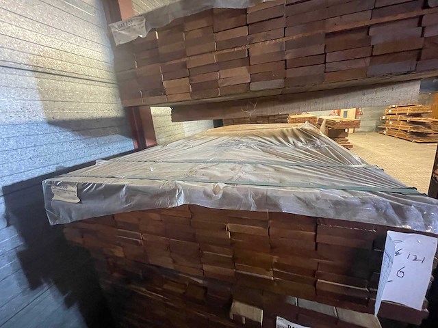 Guyana teak planken geschaafd 1550x90x21mm (121x) - afbeelding 1 van  3
