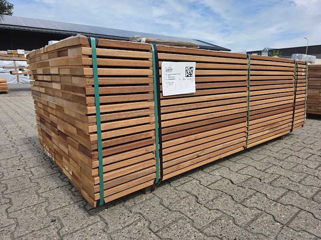 Guyana teak planken geschaafd 1750x145x25mm (133x) - afbeelding 2 van  4