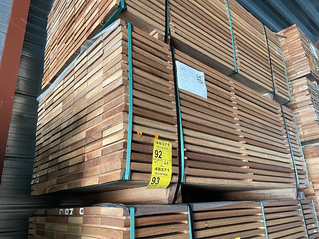 Guyana teak planken geschaafd 1750x145x25mm (63x) - afbeelding 4 van  4