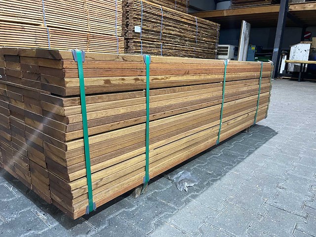 Guyana teak planken geschaafd 1850x140x25mm (40x) - afbeelding 2 van  4