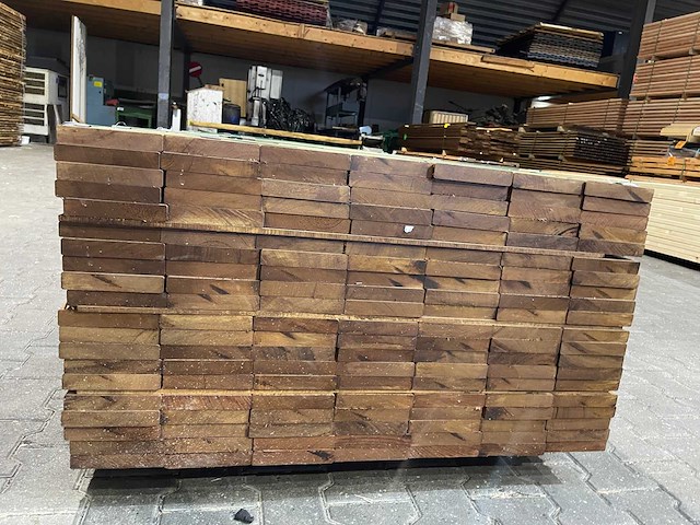 Guyana teak planken geschaafd 1850x140x25mm (40x) - afbeelding 3 van  4