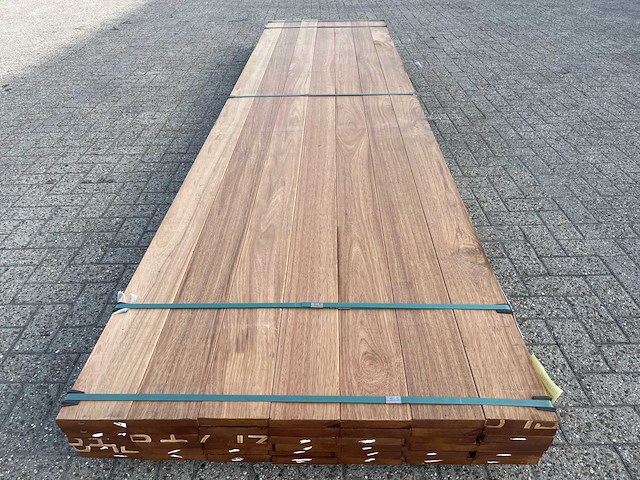 Guyana teak planken geschaafd 1850x140x25mm (42x) - afbeelding 1 van  4