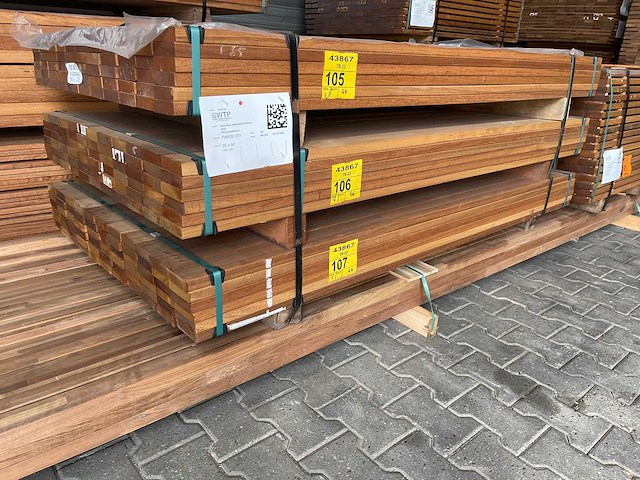 Guyana teak planken geschaafd 1850x90x25mm (66x) - afbeelding 4 van  4